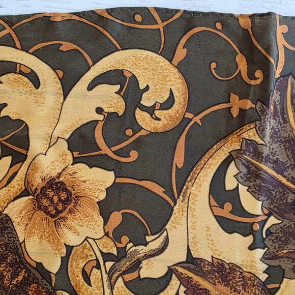 Vintage Chanel Paris Silk Scarf Classic Quiet Luxury Old Money Sunflowers - Picture 15 of 16